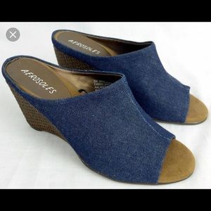 💜 Blue Denim Wedge 💜